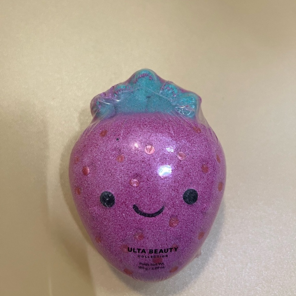 Ulta Strawberry bath bomb Fizzer